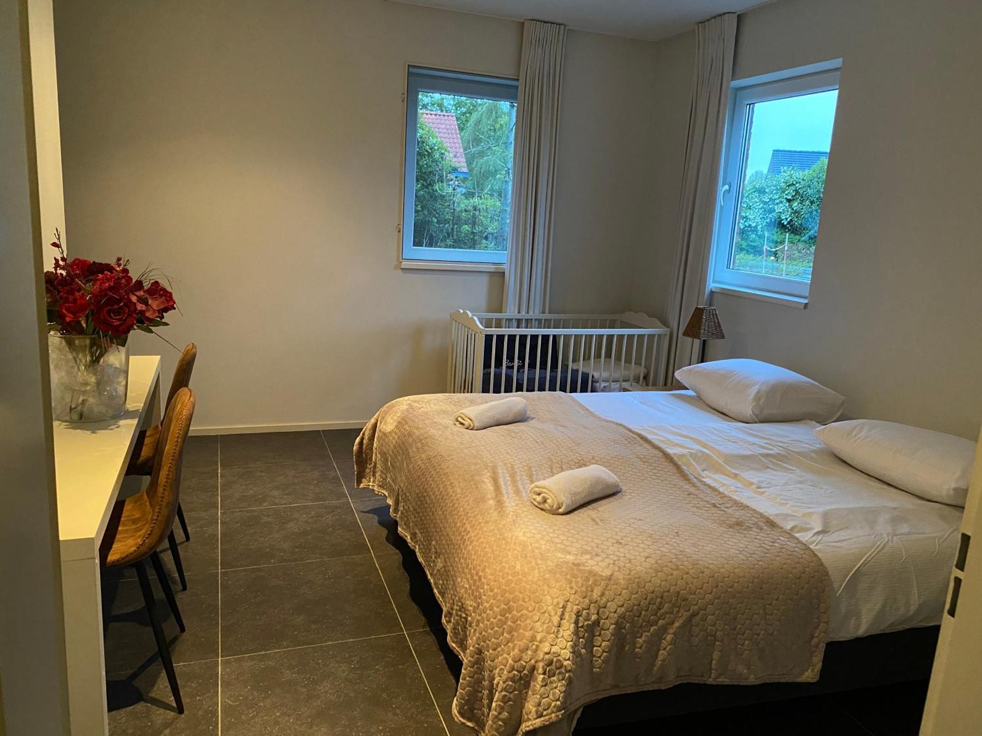 Villa Riverside Met Hottub, Eigen Aanlegsteiger, Zwemtrap, Trampoline En Kano'S Zeewolde Esterno foto