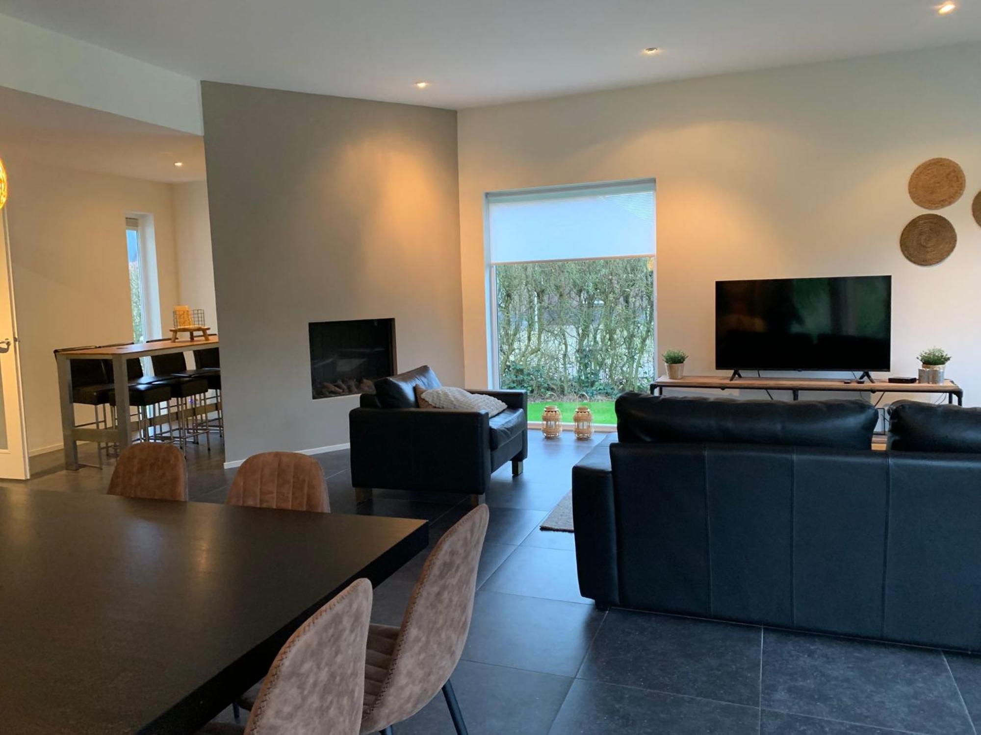 Villa Riverside Met Hottub, Eigen Aanlegsteiger, Zwemtrap, Trampoline En Kano'S Zeewolde Esterno foto